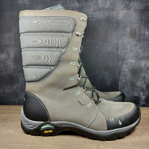 ahnu women's northridge insulated waterproof hiking boot